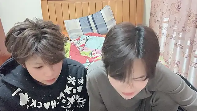 junnan001 online show from February 7, 2026, 12:24 pm