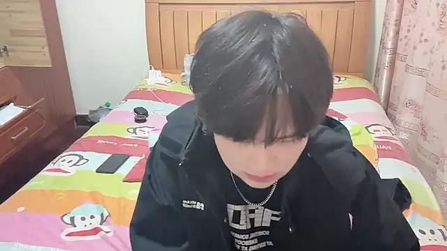 junnan001 online show from February 25, 2026, 10:59 am