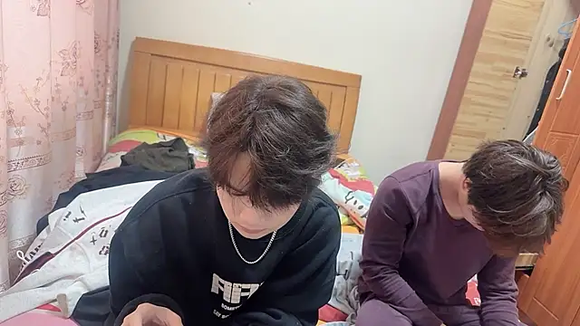 junnan001 online show from February 28, 2026, 9:09 am