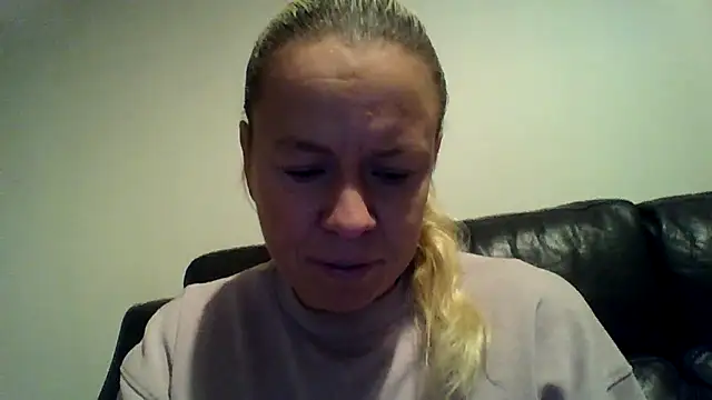 Snapshot of jennyblondeuk chatting on January 12, 2026, 4:47 pm jennyblondeuk online show from January 12, 2026, 4:47 pm