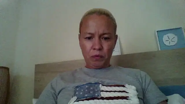 Snapshot of jennyblondeuk chatting on April 20, 2026, 6:09 pm jennyblondeuk online show from April 20, 2026, 6:09 pm
