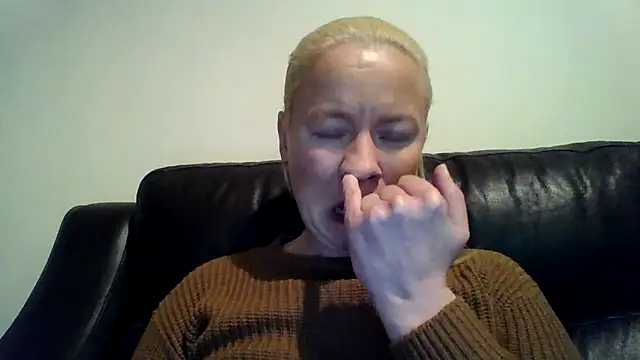 Snapshot of jennyblondeuk chatting on January 31, 2026, 7:12 pm jennyblondeuk online show from January 31, 2026, 7:12 pm