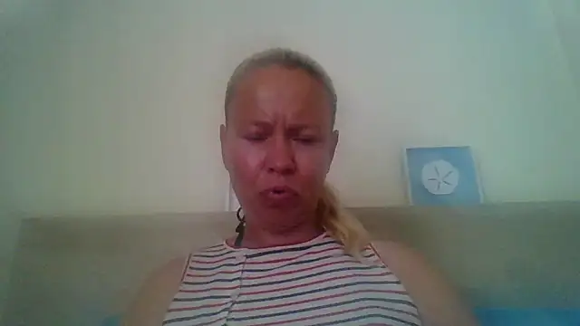 Snapshot of jennyblondeuk chatting on May 4, 2026, 1:58 pm jennyblondeuk online show from May 4, 2026, 1:58 pm