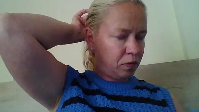 Snapshot of jennyblondeuk chatting on April 26, 2026, 4:59 pm jennyblondeuk online show from April 26, 2026, 4:59 pm