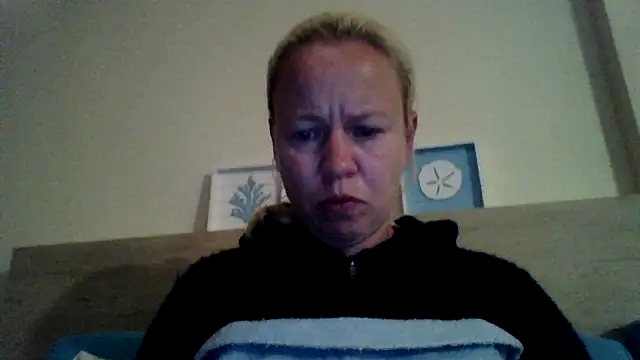 Snapshot of jennyblondeuk chatting on May 11, 2026, 7:22 pm jennyblondeuk online show from May 11, 2026, 7:22 pm