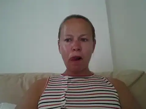 Snapshot of jennyblondeuk chatting on May 30, 2026, 2:23 pm jennyblondeuk online show from May 30, 2026, 2:23 pm
