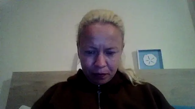 Snapshot of jennyblondeuk chatting on April 29, 2026, 9:43 pm jennyblondeuk online show from April 29, 2026, 9:43 pm