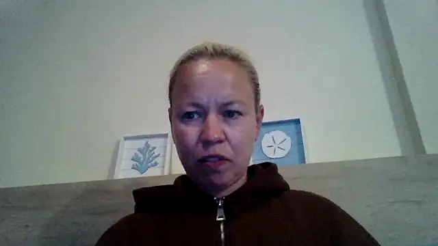 Snapshot of jennyblondeuk chatting on May 8, 2026, 6:56 pm jennyblondeuk online show from May 8, 2026, 6:56 pm