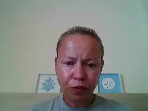 Snapshot of jennyblondeuk chatting on May 24, 2026, 4:29 pm jennyblondeuk online show from May 24, 2026, 4:29 pm