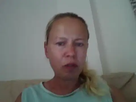 Snapshot of jennyblondeuk chatting on May 29, 2026, 6:58 pm jennyblondeuk online show from May 29, 2026, 6:58 pm