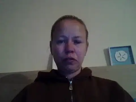 Snapshot of jennyblondeuk chatting on May 19, 2026, 7:54 pm jennyblondeuk online show from May 19, 2026, 7:54 pm