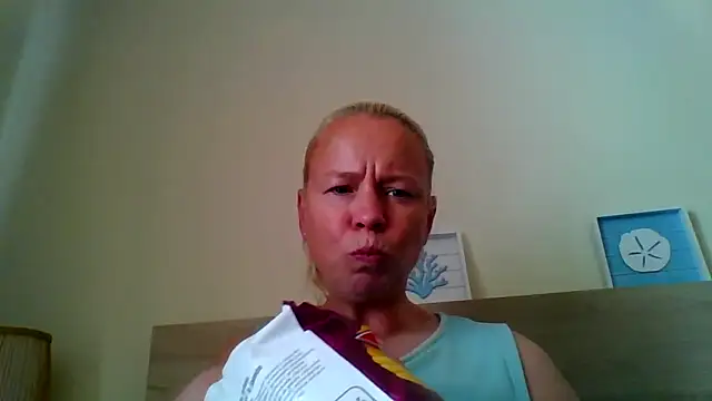 Snapshot of jennyblondeuk chatting on April 22, 2026, 1:07 pm jennyblondeuk online show from April 22, 2026, 1:07 pm