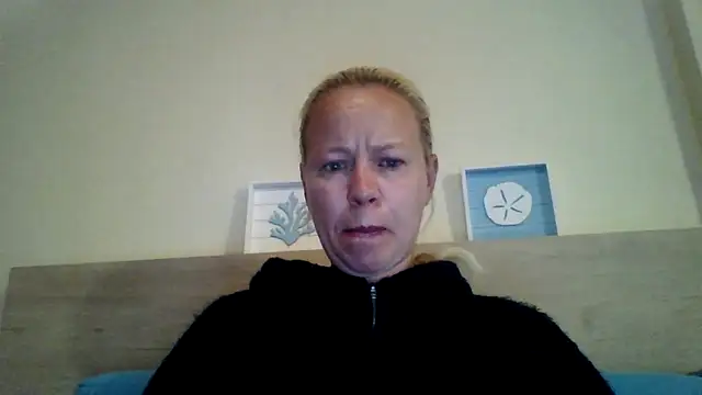 Snapshot of jennyblondeuk chatting on May 6, 2026, 9:30 pm jennyblondeuk online show from May 6, 2026, 9:30 pm