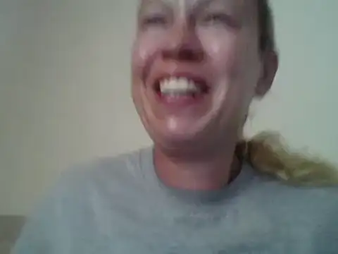 Snapshot of jennyblondeuk chatting on May 22, 2026, 6:17 pm jennyblondeuk online show from May 22, 2026, 6:17 pm