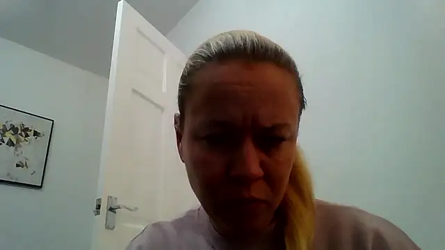Snapshot of jennyblondeuk chatting on January 9, 2026, 8:49 pm jennyblondeuk online show from January 9, 2026, 8:49 pm