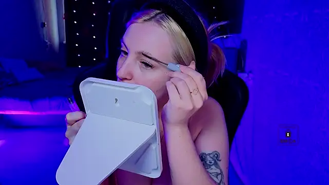 Snapshot of Eva_Vibe_ chatting on March 27, 2026, 5:27 am Eva Vibe online show from March 27, 2026, 5:27 am