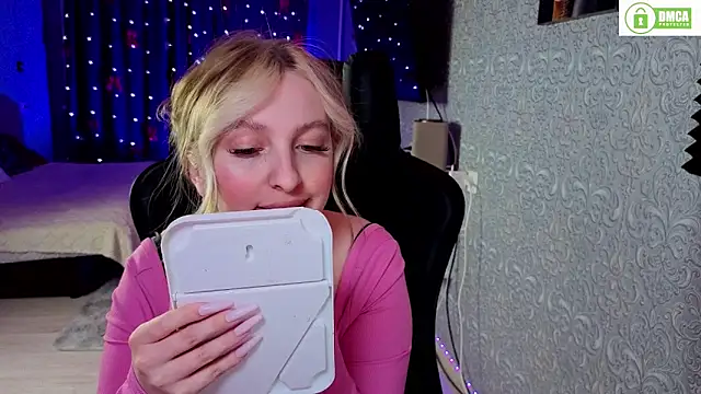 Snapshot of Eva_Vibe_ chatting on February 6, 2026, 3:30 pm Eva Vibe online show from February 6, 2026, 3:30 pm