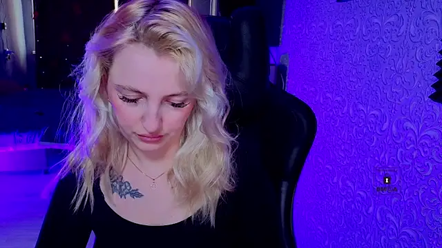 Snapshot of Eva_Vibe_ chatting on March 29, 2026, 8:49 am Eva Vibe online show from March 29, 2026, 8:49 am