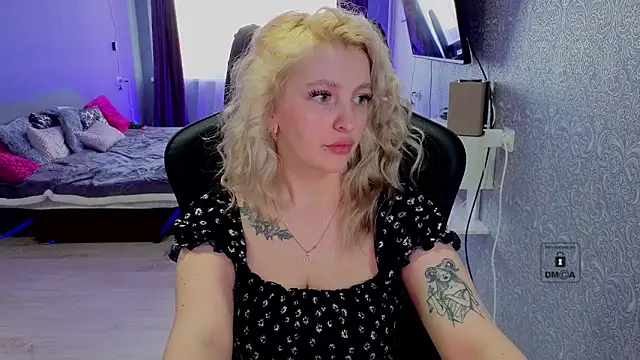 Snapshot of Eva_Vibe_ chatting on April 8, 2026, 5:42 am Eva Vibe online show from April 8, 2026, 5:42 am