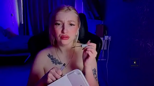 Snapshot of Eva_Vibe_ chatting on April 12, 2026, 6:27 am Eva Vibe online show from April 12, 2026, 6:27 am