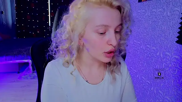 Snapshot of Eva_Vibe_ chatting on April 5, 2026, 6:09 am Eva Vibe online show from April 5, 2026, 6:09 am