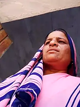 Snapshot of CUTE_Ishpa chatting on February 10, 2026, 6:23 am CUTE Ishpa online show from February 10, 2026, 6:23 am