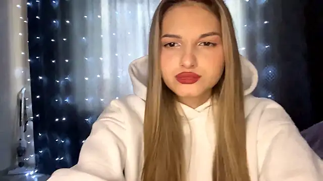 Snapshot of EmllyLighty chatting on January 17, 2026, 8:18 am EmllyLighty online show from January 17, 2026, 8:18 am