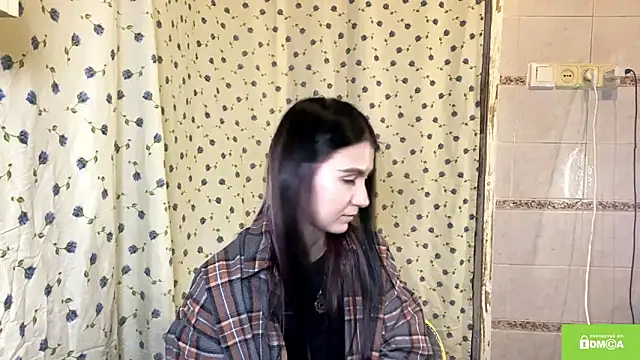 EstherKiester online show from January 10, 2026, 9:10 pm