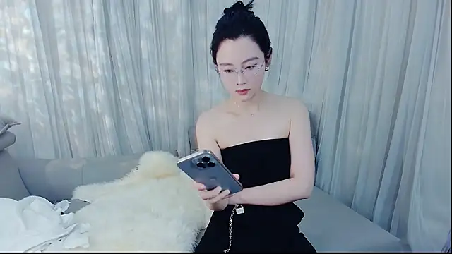 HCOCO online show from April 18, 2026, 2:08 pm