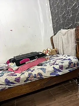 Snapshot of TheSexyLaura chatting on February 9, 2026, 7:23 pm TheSexyLaura online show from February 9, 2026, 7:23 pm