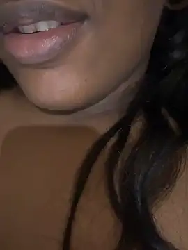 amorasecy online show from July 14, 2026, 2:05 am