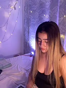 cute emmma online show from January 18, 2026, 4:38 am