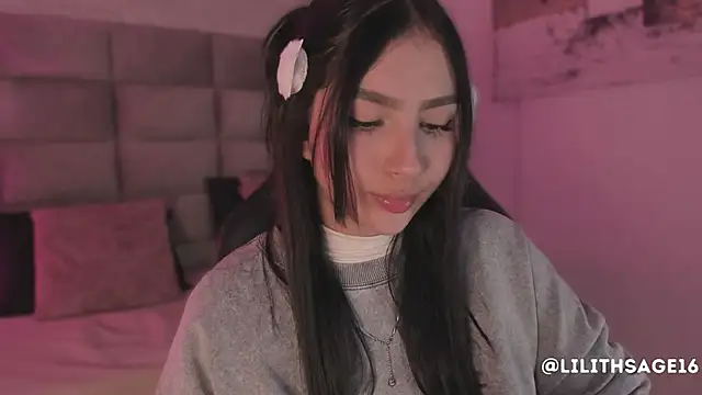 Lilith Sage  online show from March 18, 2026, 7:48 pm