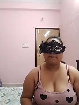 DesiSeductress online show from July 3, 2026, 8:37 pm