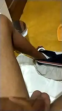 Snapshot of Novinhoie chatting on February 14, 2026, 10:21 pm Novinhoie online show from February 14, 2026, 10:21 pm