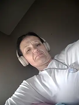 CrownedCuppa online show from April 15, 2026, 7:29 pm