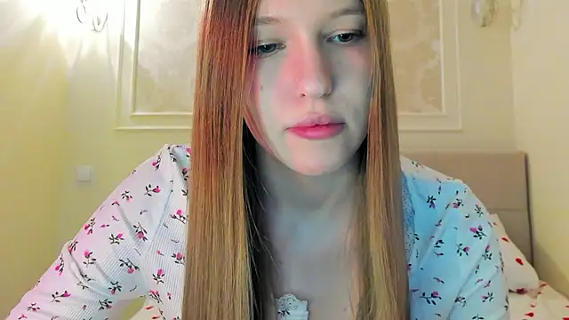 Alllura online show from February 5, 2026, 10:05 pm