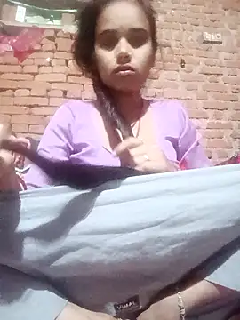 Fency Love143 online show from February 12, 2026, 11:59 pm