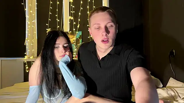 Snapshot of love4couple chatting on March 11, 2026, 2:33 pm love4couple online show from March 11, 2026, 2:33 pm