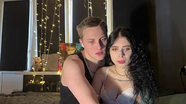 Snapshot of love4couple chatting on April 7, 2026, 11:56 am love4couple online show from April 7, 2026, 11:56 am