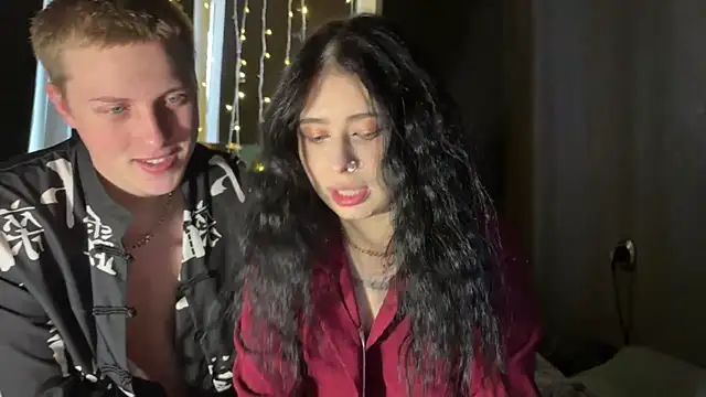 Snapshot of love4couple chatting on April 8, 2026, 6:37 am love4couple online show from April 8, 2026, 6:37 am