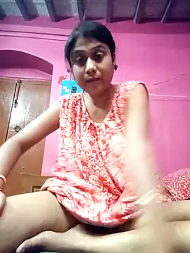 Snapshot of Hooghlypinkivabi chatting on May 6, 2026, 1:04 pm Hooghlypinkivabi online show from May 6, 2026, 1:04 pm