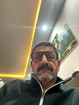 Snapshot of sbazem chatting on December 22, 2025, 5:35 pm sbazem online show from December 22, 2025, 5:35 pm