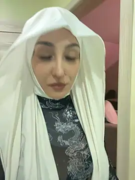 LuxBrunette  online show from May 11, 2026, 6:15 am