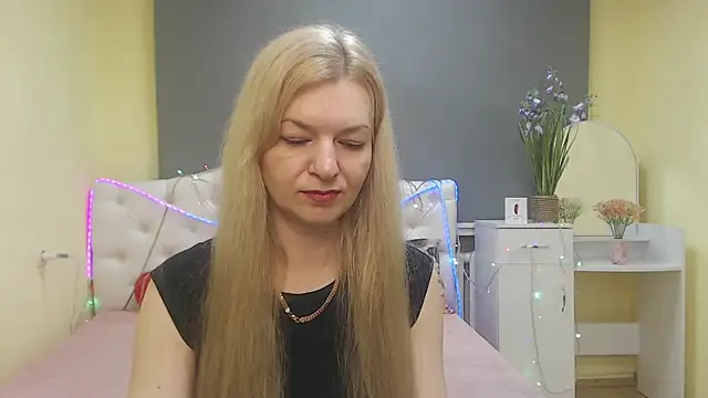 MelissaTyler online show from May 16, 2026, 5:28 am