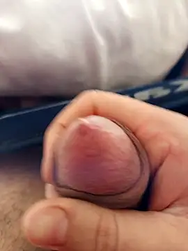 Snapshot of kingmiko12 chatting on January 12, 2026, 2:13 pm kingmiko12 online show from January 12, 2026, 2:13 pm