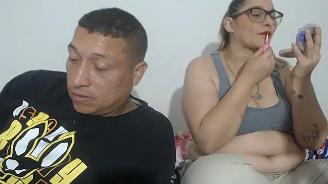 Snapshot of pareja_latina1483 chatting on March 3, 2026, 2:18 am pareja latina1483 online show from March 3, 2026, 2:18 am