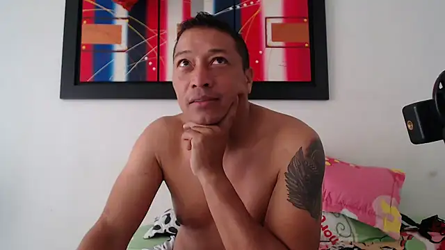 Snapshot of pareja_latina1483 chatting on February 14, 2026, 12:05 pm pareja latina1483 online show from February 14, 2026, 12:05 pm