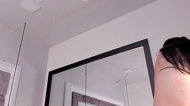 Snapshot of ElenaWatsonn chatting on February 7, 2026, 8:28 pm ElenaWatsonn online show from February 7, 2026, 8:28 pm