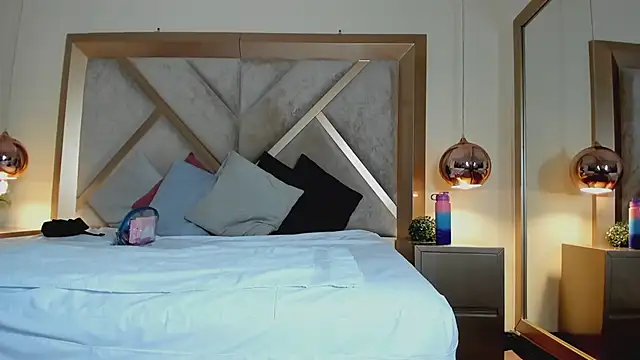 Snapshot of ElenaWatsonn chatting on March 30, 2026, 8:10 pm ElenaWatsonn online show from March 30, 2026, 8:10 pm